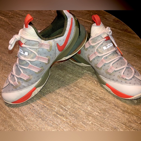 Lebron  XIII Low LMTD - Picture 5 of 8